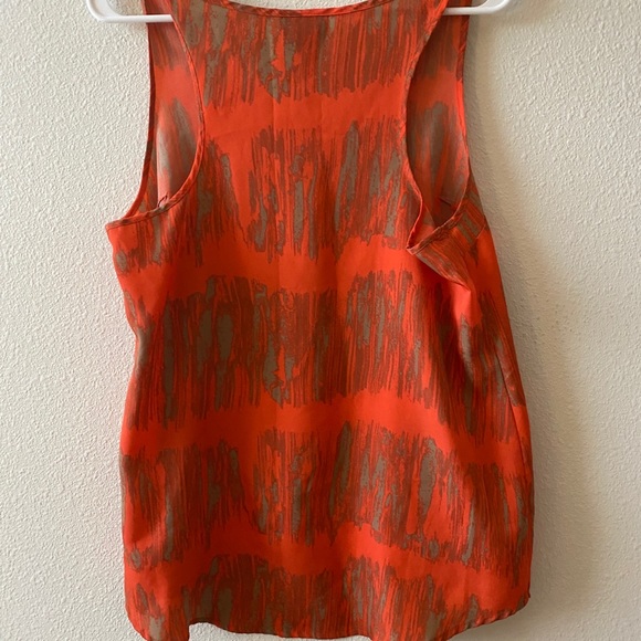 Spring/Summer Top - Picture 2 of 5